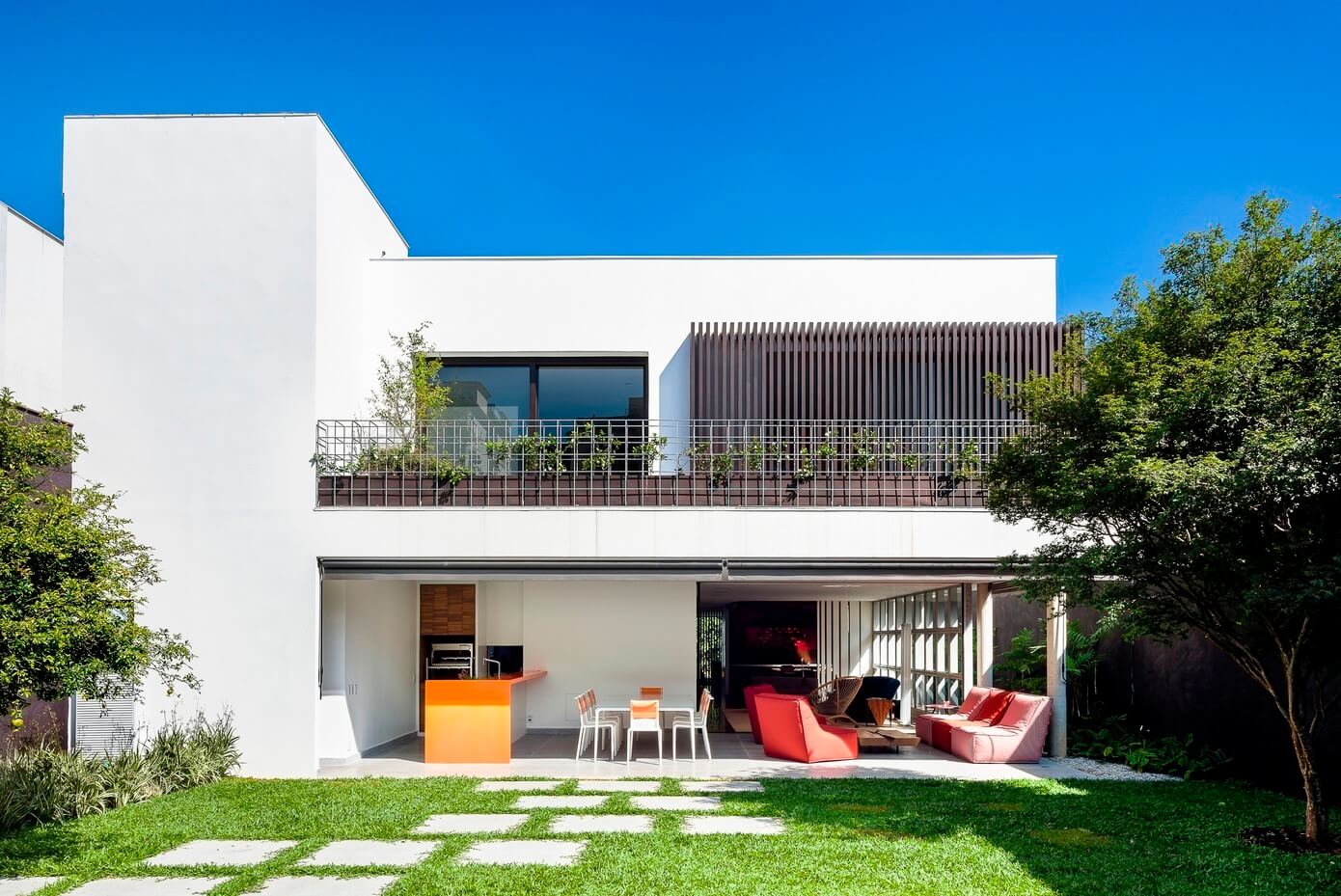 A Brasilidade da Casa Moderna de Pascali Semerdjian