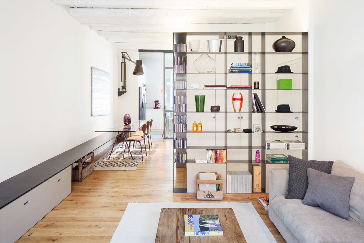 Decoração de Apartamento Estilo Retrofit na Itália por Elena & Francesco Colorni Architetti