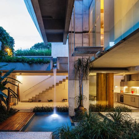 Casa Brutalista | Casa de fim de semana em São Paulo por SPBR Arquitetos