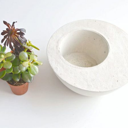 DIY - Como fazer um vaso de plantas de concreto