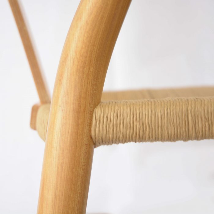 Cadeira Wishbone Natural Detalhe Madeira Natural Tauari e Fibra de Celulose