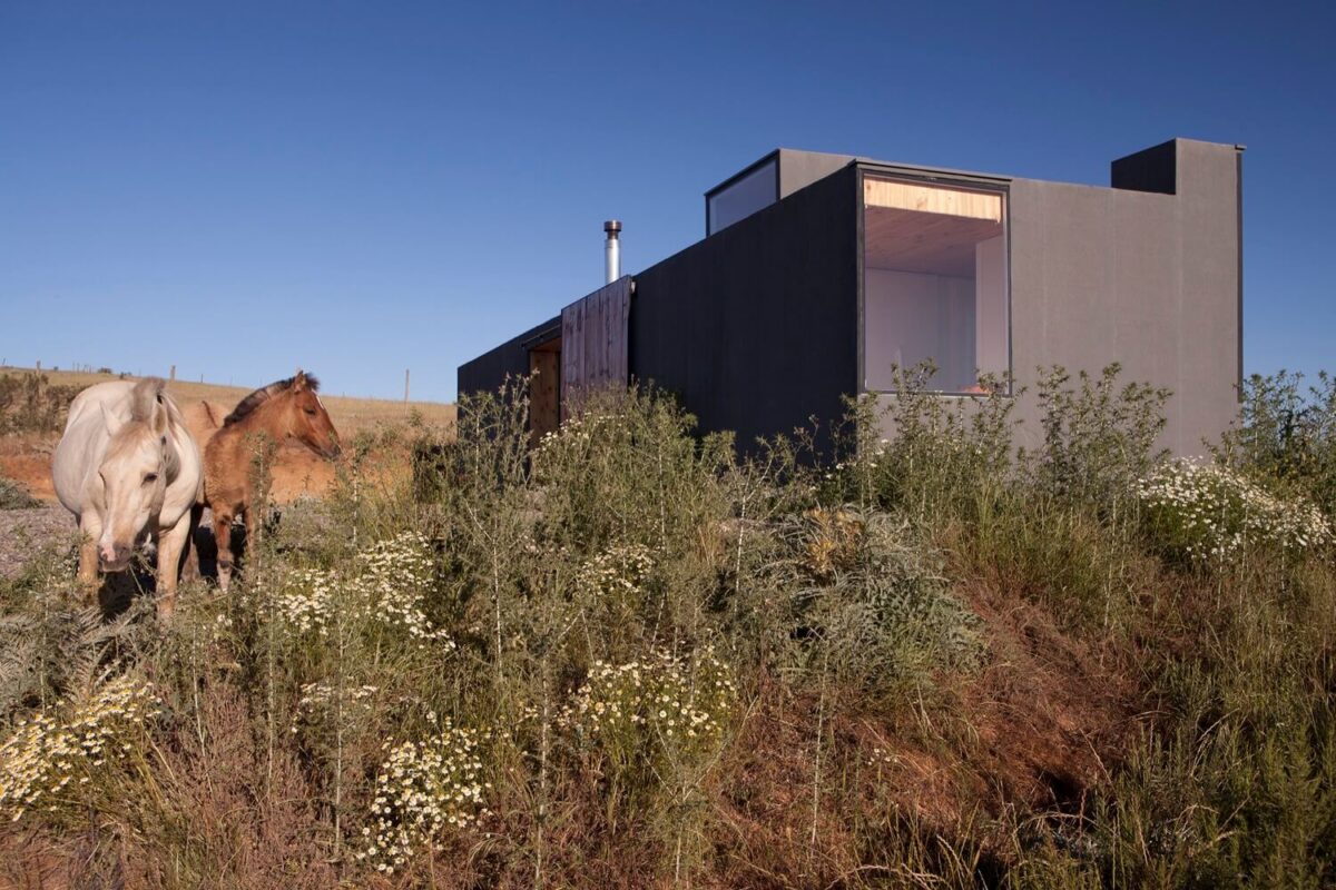 Casa minimalista no Chile por Alfredo González + Ignacio Rojas 006 Fachada Casa