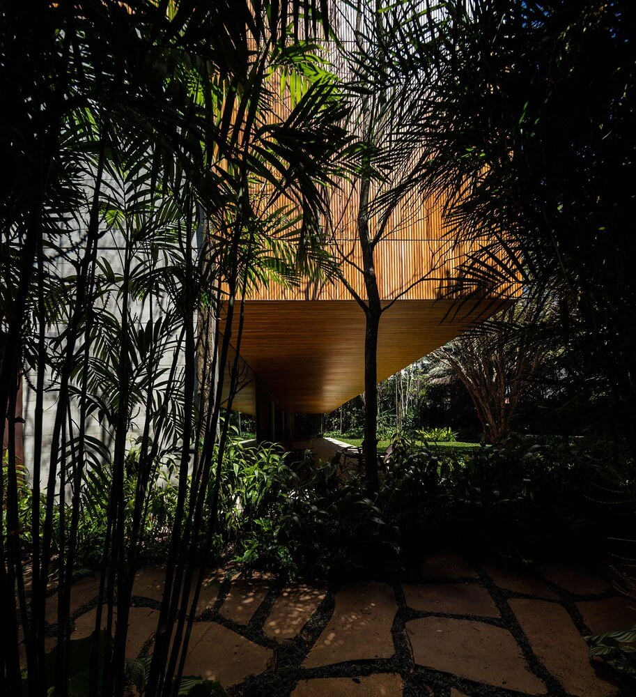 Casa Moderna em São Paulo por Studio mk27 Madeira e Concreto 014 Fachada Madeira + Concreto