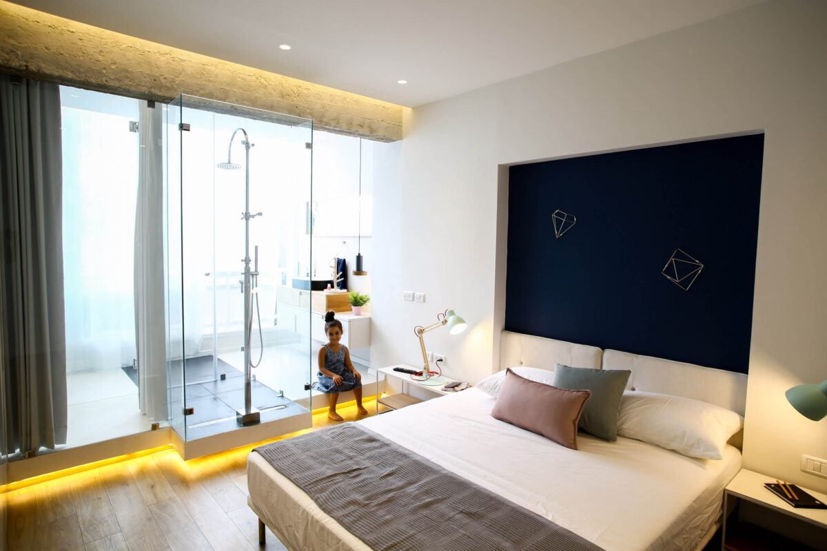 Apartamento de 1950 ganha reforma e ambientes integrados - Quarto cama de casal