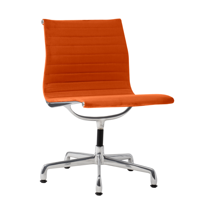Cadeira para escritório Charles e Ray Eames EA 330 estrutura em alumínio e tecido laranja