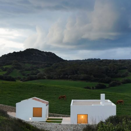 CasaE - Marina Senabre, Casa Minimalista fachada branca, casa de campo.