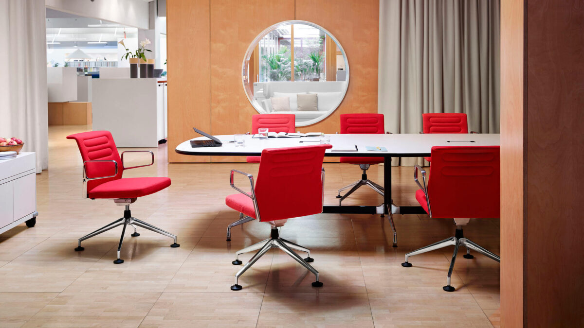 Mesa de 4, 6 ou 4 cadeiras - Mesa segmentada com cadeiras eames vermelha