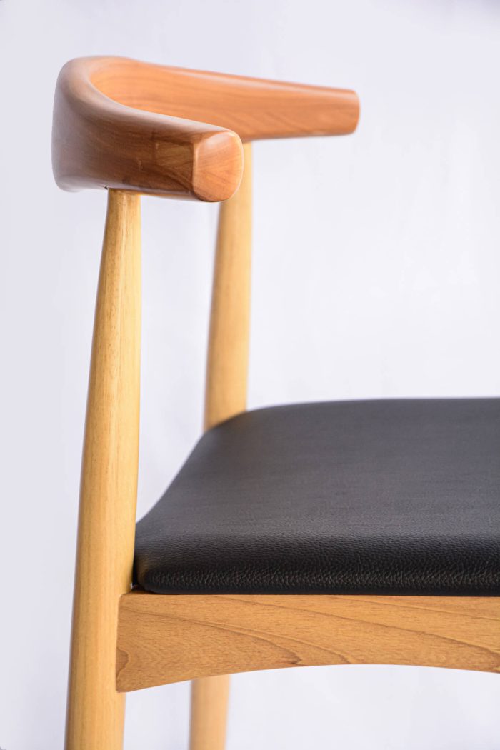 Cadeira Elbow Chair Natural + Viena Preto (2)
