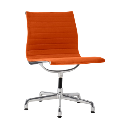 Cadeira para escritório Charles e Ray Eames EA 330 estrutura em alumínio e tecido laranja